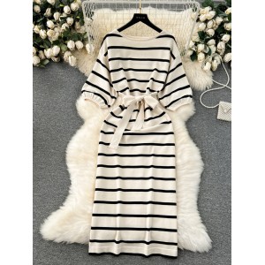 Early spring Korean style dress with a lazy and elegant style, retro striped bubble sleeve style, medium length knitted skirt