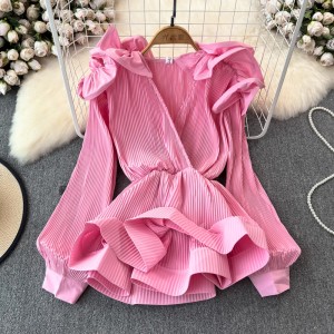 Ruffle edge waistband shirt for women in spring/summer 2024, a niche design with three-dimensional petal waist covering and slimming effect. Trendy top