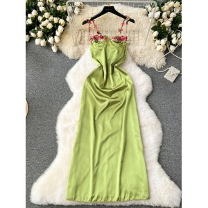 Qianjin style dress, high-end, light luxury, niche embroidery, floral bra, slim fit, long and luxurious satin suspender dress