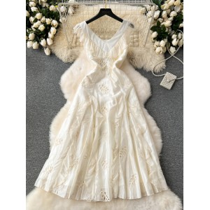 French Romantic Atmosphere Holiday Style Skirt 2024 Summer New Sweet Heavy Industry Embroidered Ruffle Edge Dress