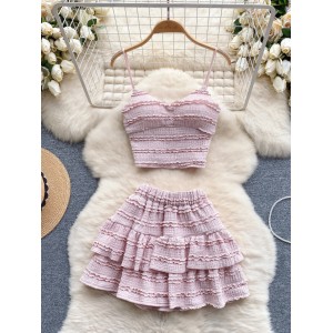 Korean style outfit with sweet lace camisole vest, sexy short ruffled skirt, age reducing vacation two-piece set