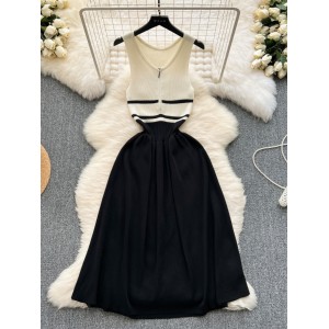 Korean style fashion design with contrasting colors, waist closure, slimming appearance, niche zipper V-neck slim fit, medium length knitted dress for women