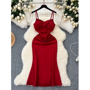 Slim strap dress for women's nightclub style bag buttocks skirt, unique and high-end, twisted design, slim fit fishtail dress