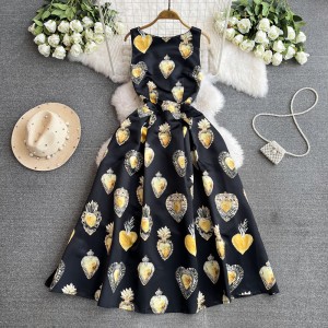 Luxury and Luxury Celebrity Style Printed Round Neck A-line Skirt 2024 Summer New Fashionable Waist Covering Flesh Dress