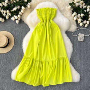 Sexy strapless off the shoulder dress, popular on the internet for women, new niche and unique sleeveless waist cinching dress for a slimming and elegant vacation long dress