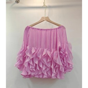 One line neck pleated ruffle edge pullover shirt 2024 summer Korean version high waisted short sleeved shirt with wavy edge trend