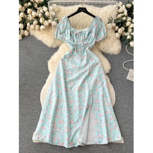 Retro romantic floral dress for women in summer with bubble sleeves and slit design, niche and unique, stunning long skirt