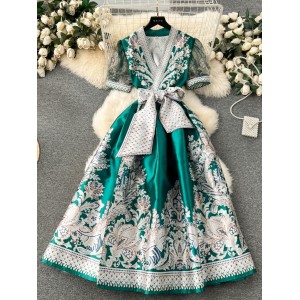 Retro court style dress with female design, printed straps, waist cinching, long French style bubble sleeves, elegant dress for women