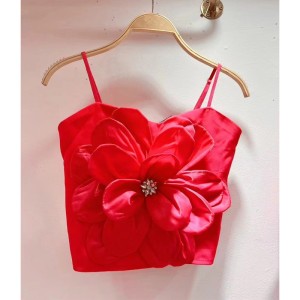 Design sense niche three-dimensional flower age reducing camisole vest for women, pure desire, sexy, spicy girl, wearing short crop top with exposed navel
