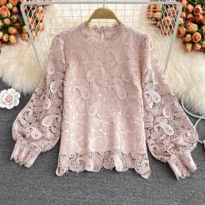 Autumn New Elegant and Gentle Feng Shui Soluble Hook Flower Hollow Lace Shirt Women's Western Style Loose Round Neck Top