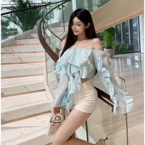 2024 vacation style hanging neck pleated ruffled long sleeved shirt for women's summer new high-end temperament off the shoulder top