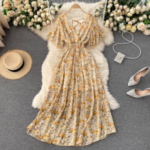 Beach vacation dress for women in summer 2022, new sexy V-neck, waist cinching, slimming and elongated chiffon floral beach dress