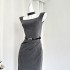 From a moment ago, the Miu series 2.0 high-end gray high waisted dress exudes a feminine temperament and appears slim. The slit covers the buttocks skirt