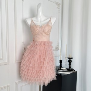DoggyQing's high-end temperament mesh camisole dress with waist cinching and slimming party dress, fluffy princess dress