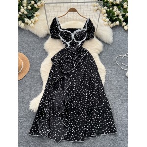 French Hepburn style dress with women's summer design sense, lace patchwork square neck, bubble sleeves, ruffle edge floral long skirt