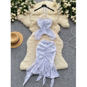 Vacation set for women in Ins style, summer pure desire style, sexy pleated neck hanging suspender, polka dot top+pleated skirt