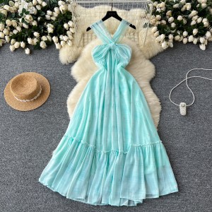 Super fairy temperament dress for women in summer, with a sense of luxury. Twisted knot, strapless, neck hanging, suspender, high waist, slimming, gentle and stylish long skirt