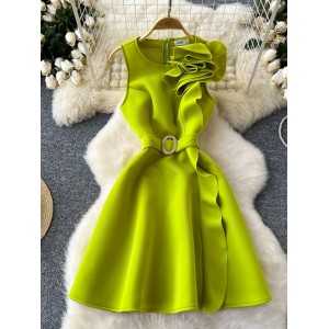 High end exquisite dress for women with European and American design sense, three-dimensional flower round neck sleeveless waist cinching, slimming and fluffy dress