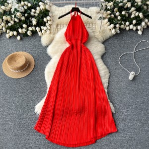 Sexy vacation style dress, summer outfit, new French high-end style, hanging neck strap, slimming and pleated strap long skirt