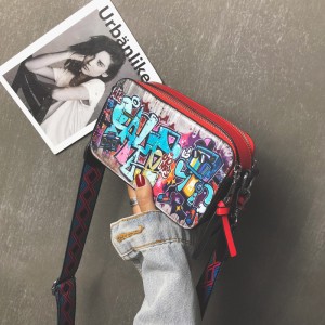 Personalized graffiti camera bag for women 2024 new Korean version fashion trend ins wide shoulder strap crossbody small square bag pu