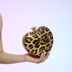 Leopard print small bag 2024 new Korean version fashionable shoulder bag Instagram popular women's chain crossbody love bag trend