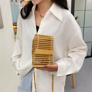 Bamboo woven mobile phone bag for women 2024 new small fresh niche design Instagram internet celebrity ethnic style fake beach bag