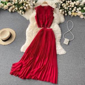 Seaside vacation set 2021 new women's lace top high waist slimming pleated chiffon skirt two-piece set