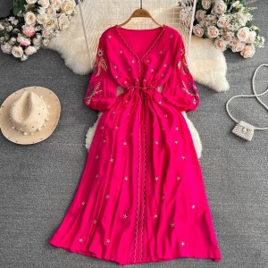 Summer retro ethnic storm, West Asia seaside fake collar embroidered waist slimming mid length letter dress