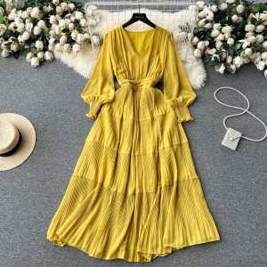 French collar long sleeved dress for women in spring and autumn, new retro light mature style, waist cinching and slimming temperament, pleated skirt