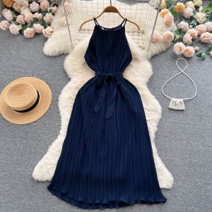 French style hanging neck sleeveless off shoulder pleated design with a sense of niche dress, women's summer big show with bellflower and tea break skirt