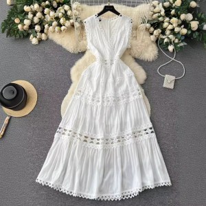 French retro sleeveless dress for women in summer, lace hollow design, niche, super fairy temperament, high-end long skirt