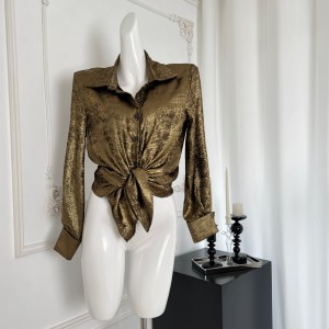 Good morning, Fan Fan. Distinctive gold cracked shirt with chain design on cuffs, niche loose long sleeved top for women, Xia