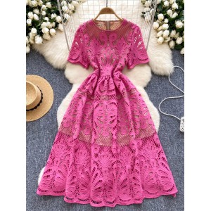 High end Western style dress for women, French retro heavy industry hollow lace round neck short sleeved waist cinched mid length dress