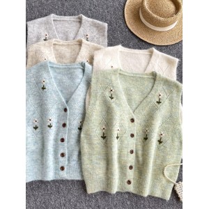 French retro style knitted vest women's autumn and winter embroidered loose and slimming design sense socialite temperament top