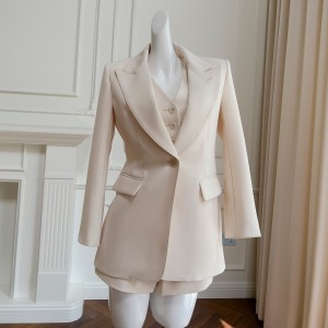 2024 autumn and winter new almond yellow suit jacket paired with vest and shorts temperament three piece set for women