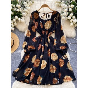 2024 autumn new niche light mature style dress for women, French style waist cinched square collar lantern sleeve printed chiffon long dress