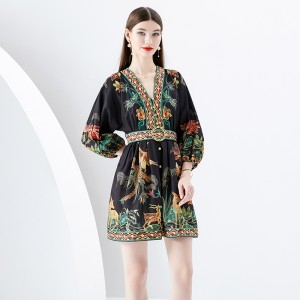 2024 Early Spring - Vacation style V-neck pleated lantern sleeves retro printed mini dress