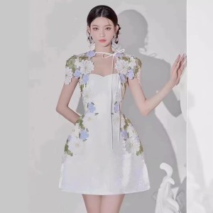 Spot Vietnam niche temperament embroidered flower short skirt heavy industry light luxury waist slimming dress 30182