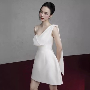 In stock elegant one shoulder camisole dress short skirt new high-end sense niche strapless white dress 40165