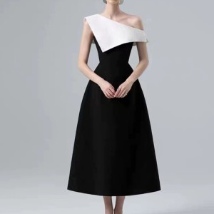 Vietnamese designer's autumn and winter new style temperament sloping shoulder sexy knitted bottom dress 30255