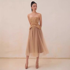 Vietnamese designer flower and bird embroidered leather strapless top pleated half skirt set 21036+21037