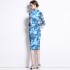 Real shooting of niche printed dresses in stock, women's autumn and winter base, medium to long slim fit, hip hugging skirt