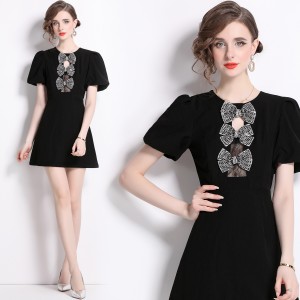 Real shooting of high-end jacquard dress in stock, women's new style temperament, bubble sleeves, slim fit A-line skirt