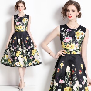 Real shot vintage waist cinching slimming sleeveless printed dress in stock, medium to long style