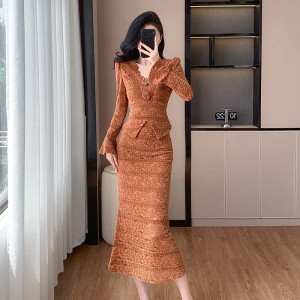 Fashionable, high-end and elegant women's style V-neck ruffle sleeve top and skirt two-piece set 9657