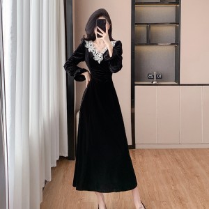 Chic lace V-neck velvet dress with French waist cinched A-line long skirt, fixed color without fading 6913