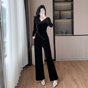 Paired with a complete set of women's gold velvet long sleeved top, casual wide leg pants, slimming two-piece set 9561