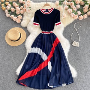 Knitted short sleeved design with color blocked stripes, heavy-duty pleated chiffon dress, 2022 new summer slimming dress