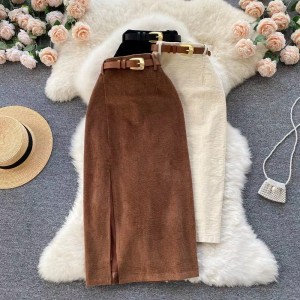 Hong Kong style retro split half skirt with winter sweater, medium to long Korean style temperament, high waist, slimming and hip hugging A-line skirt