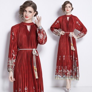 European and American retro palace style design with printed long, heavy-duty pleated bubble sleeve dress for spring and women's pleated skirt